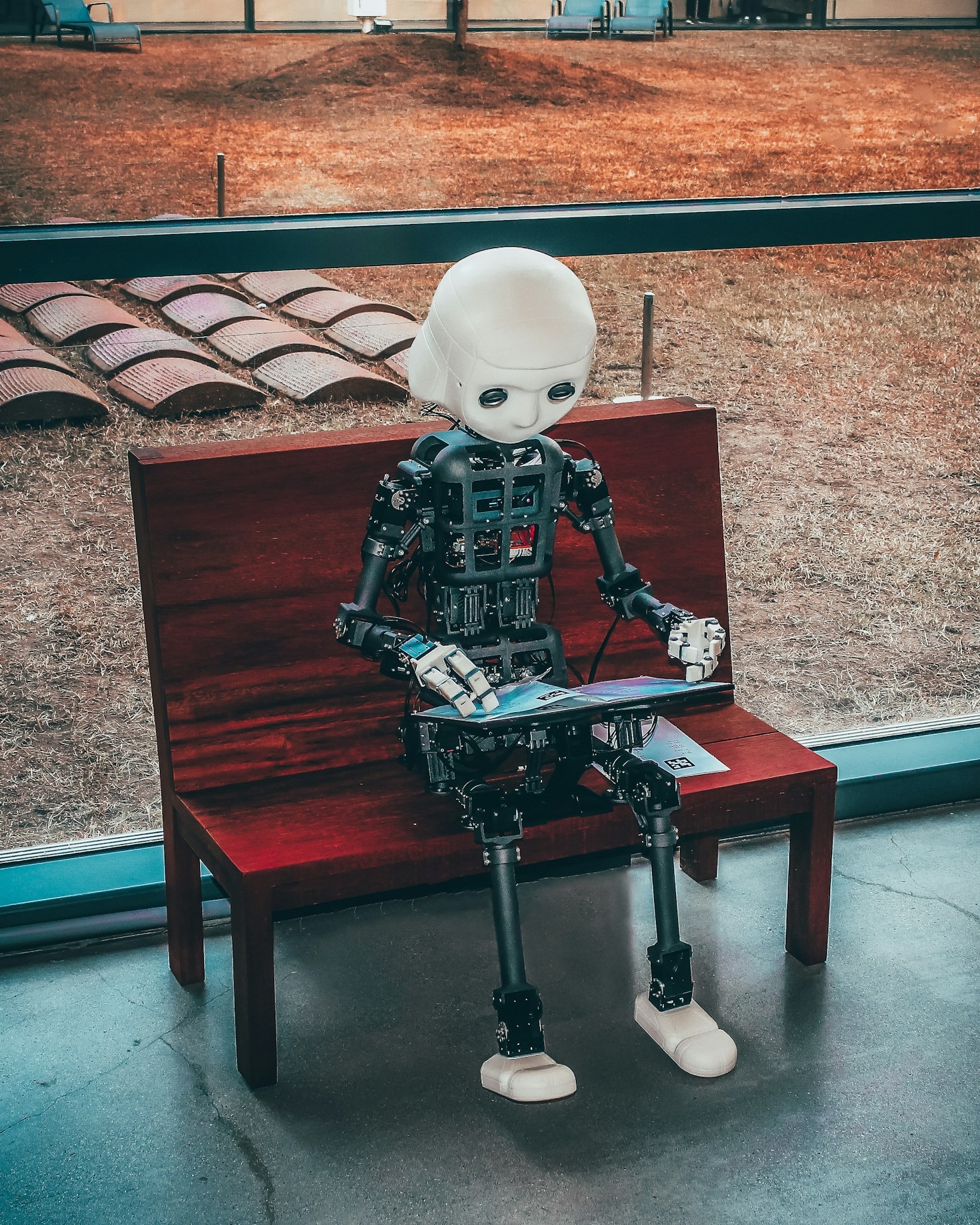 Unbiased Comparisons of Popular AI Platforms